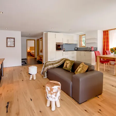 Апартаменти Jaegerhof Serviced Apartements Церматт