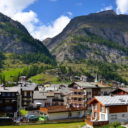 Jaegerhof Serviced Apartements דירה צרמט